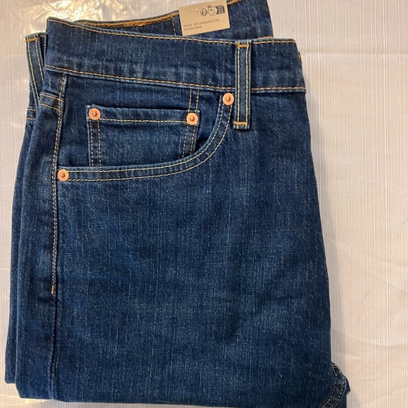 Levi's blue denim boot cut jeans, new with tag - Picture 3 of 6
